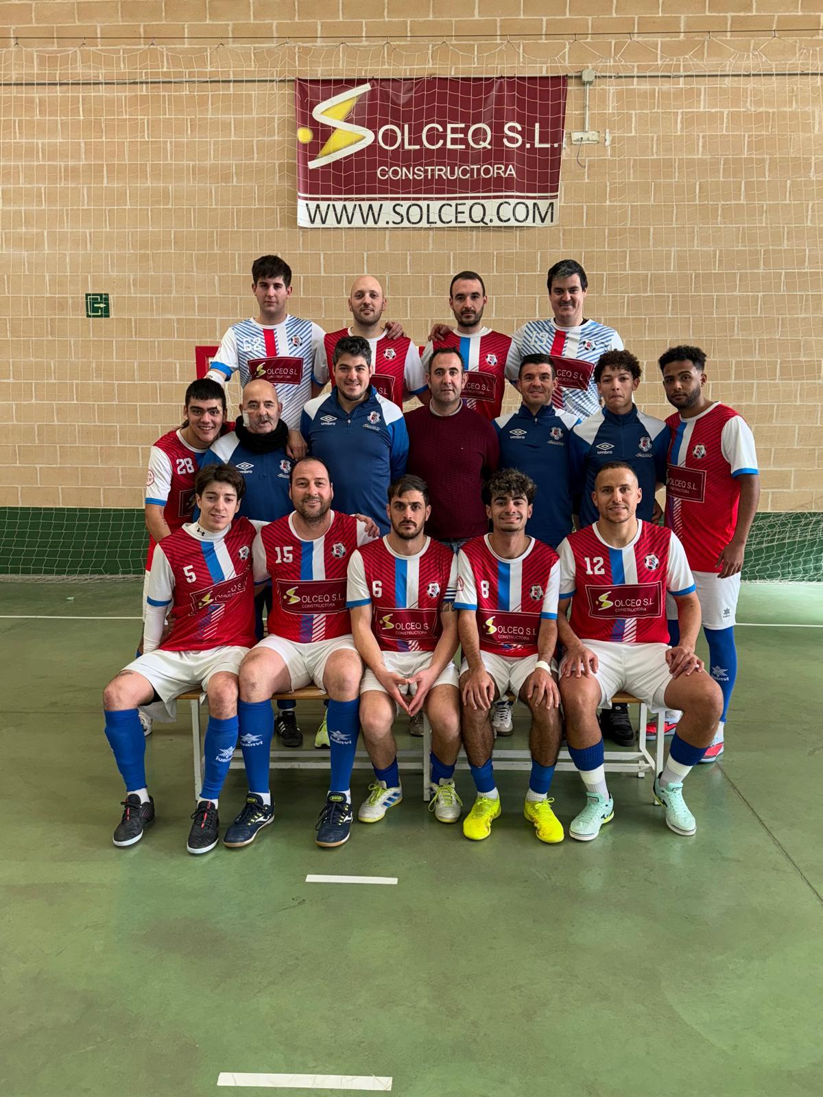 Equipo con equipación personalizada 5