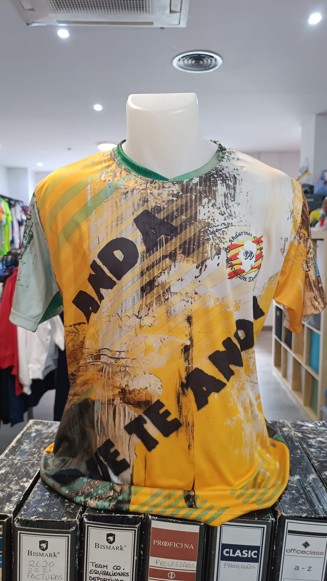 Prenda y serigrafía personalizada de TEAM CO