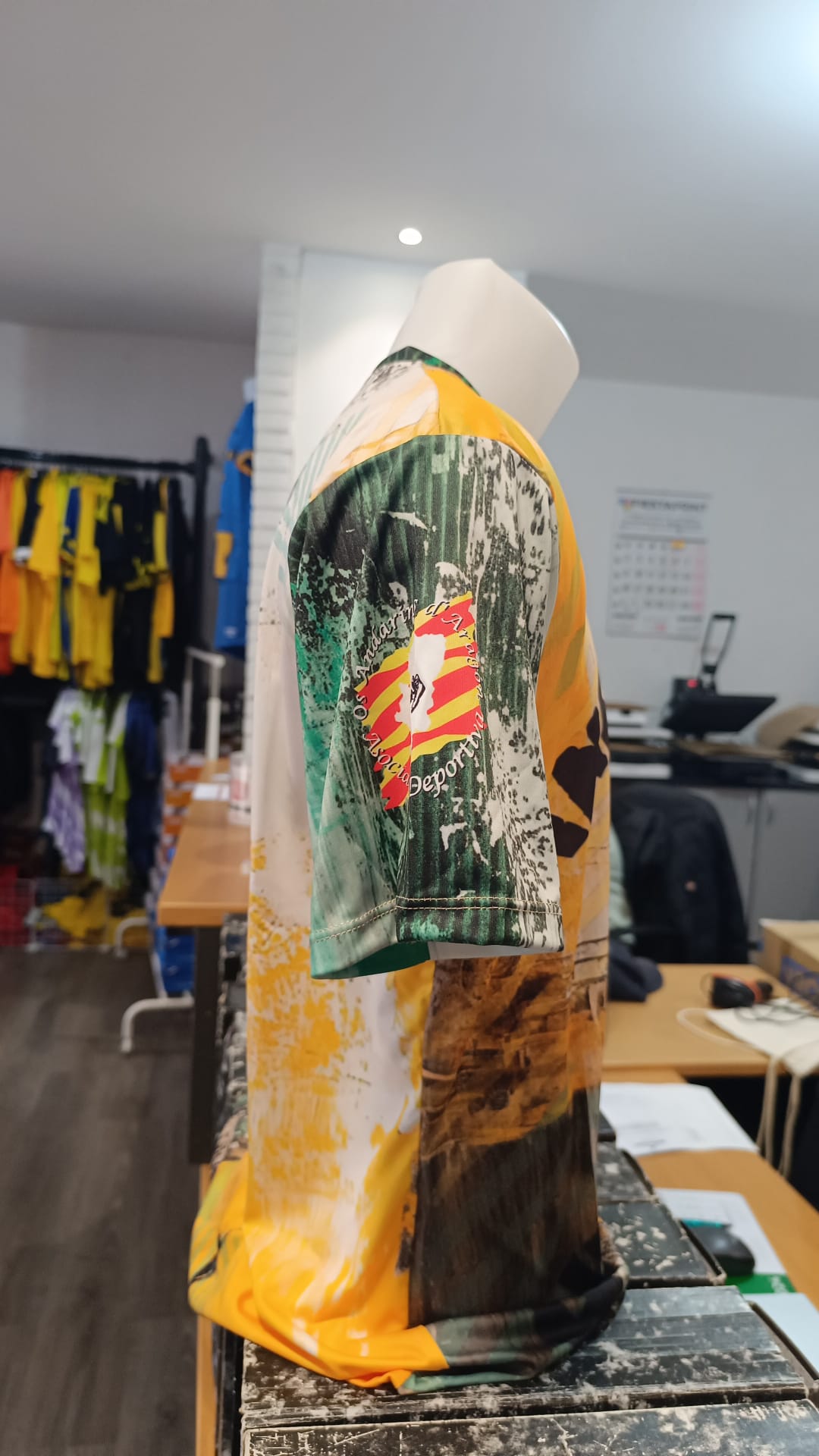 Prenda y serigrafía personalizada de TEAM CO