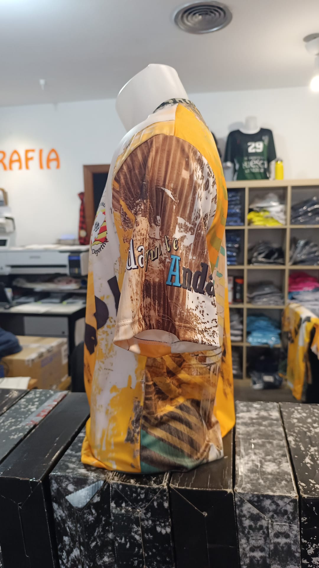 Prenda y serigrafía personalizada de TEAM CO