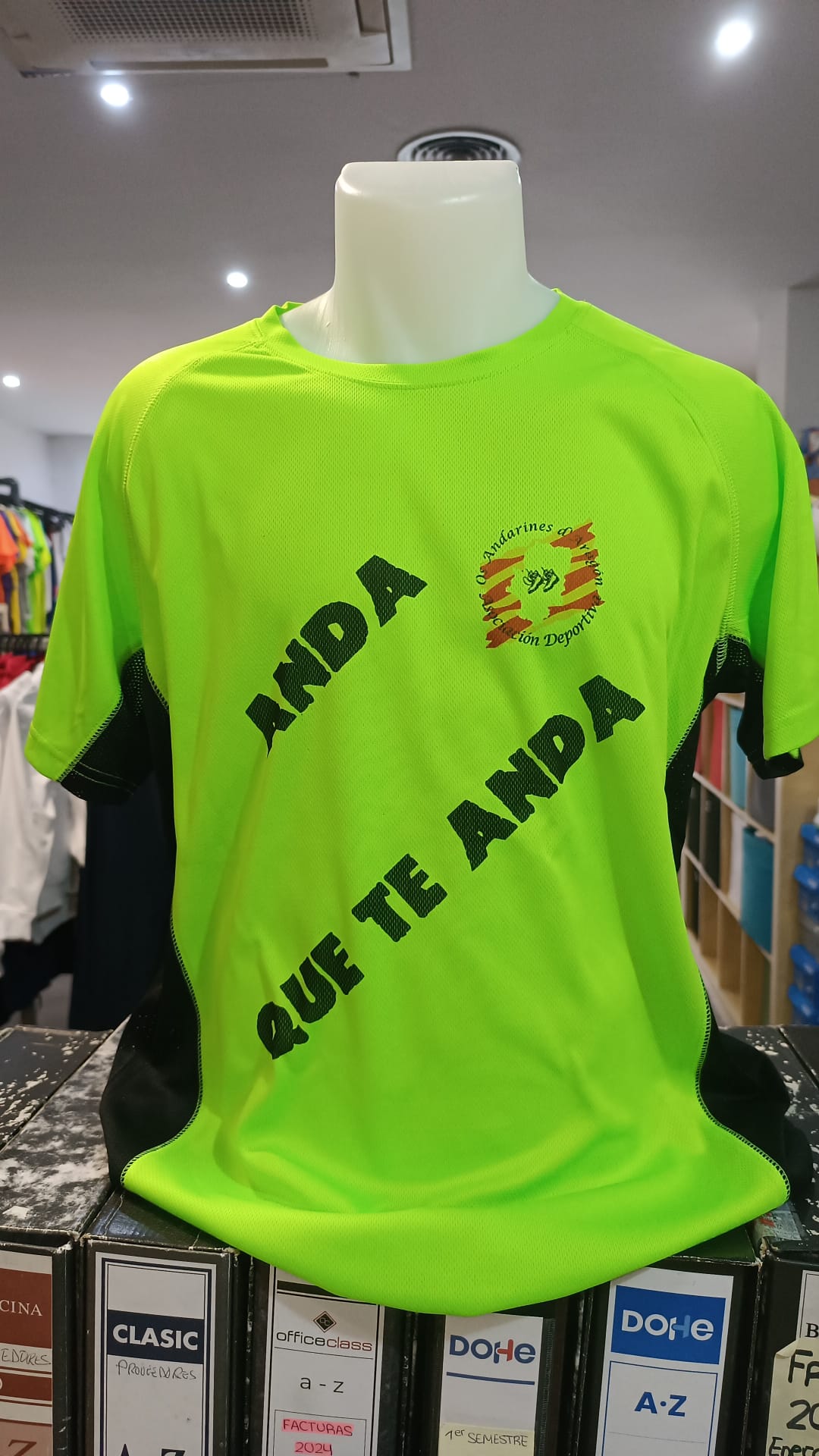 Prenda y serigrafía personalizada de TEAM CO