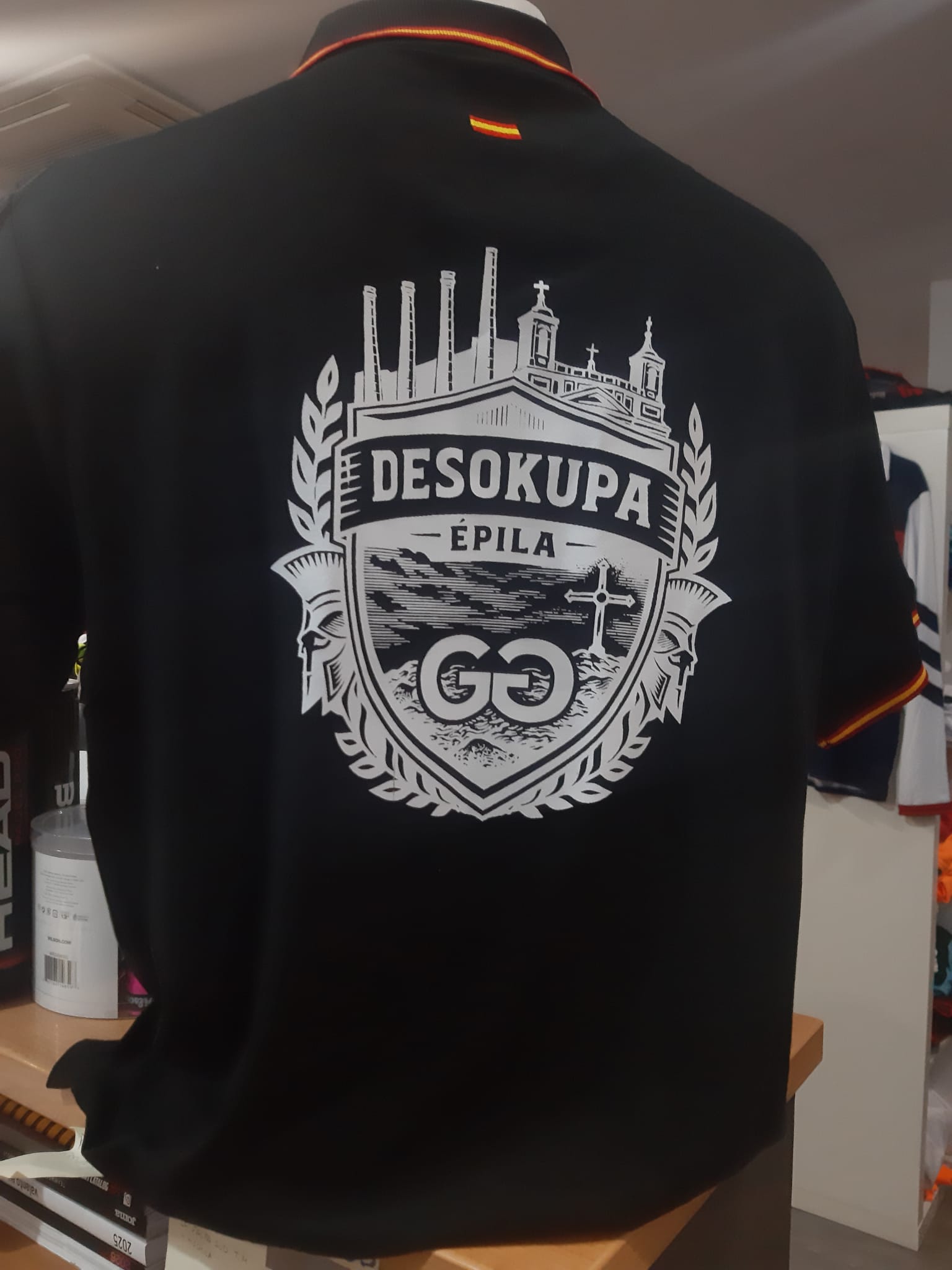Detalle de marcaje en una prenda personalizada