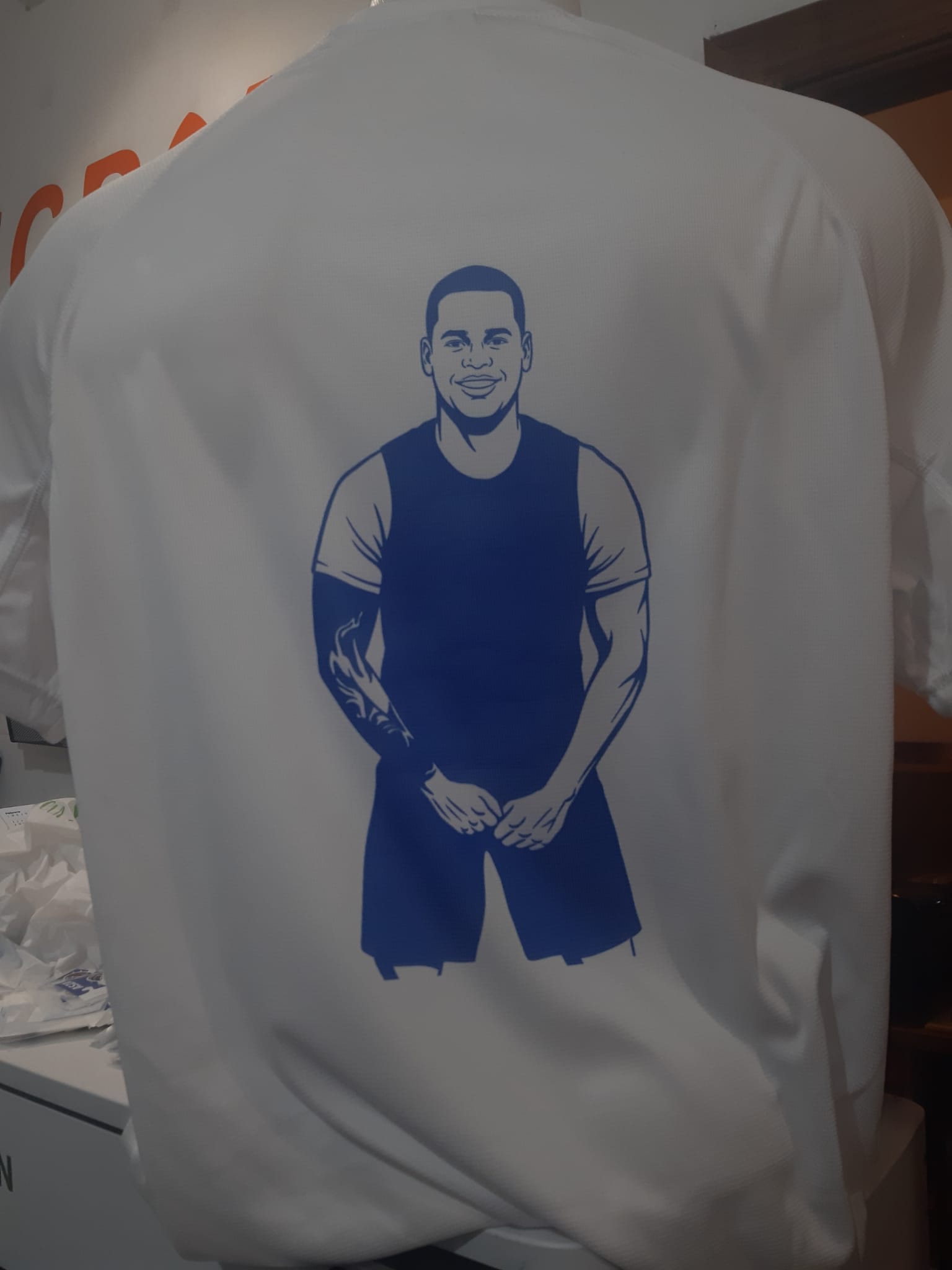 Prenda y serigrafía personalizada de TEAM CO