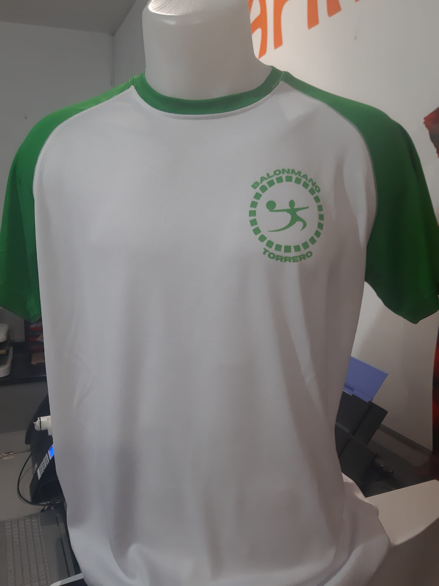 Prenda y serigrafía personalizada de TEAM CO