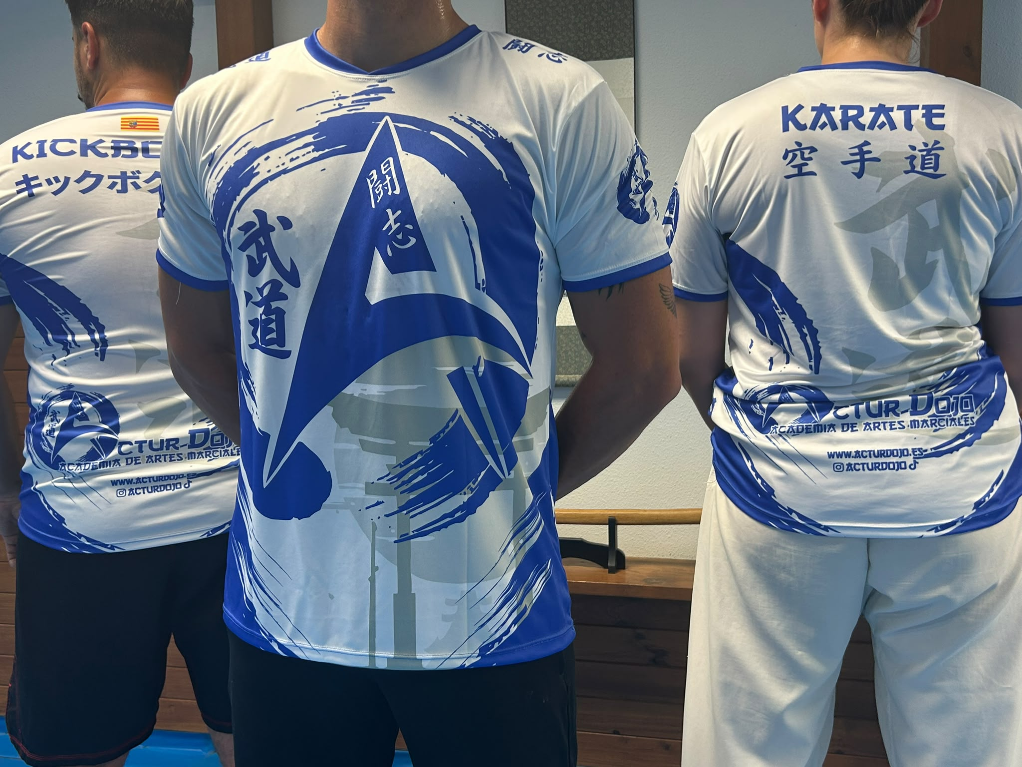 Camisetas personalizadas para club de karate y artes marciales en Zaragoza realizadas por TEAM CO para Actur Dojo