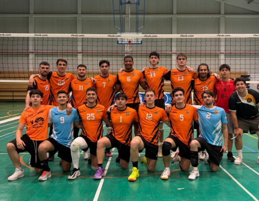 Equipo de voleibol BOMBARDA con equipación de TEAM CO