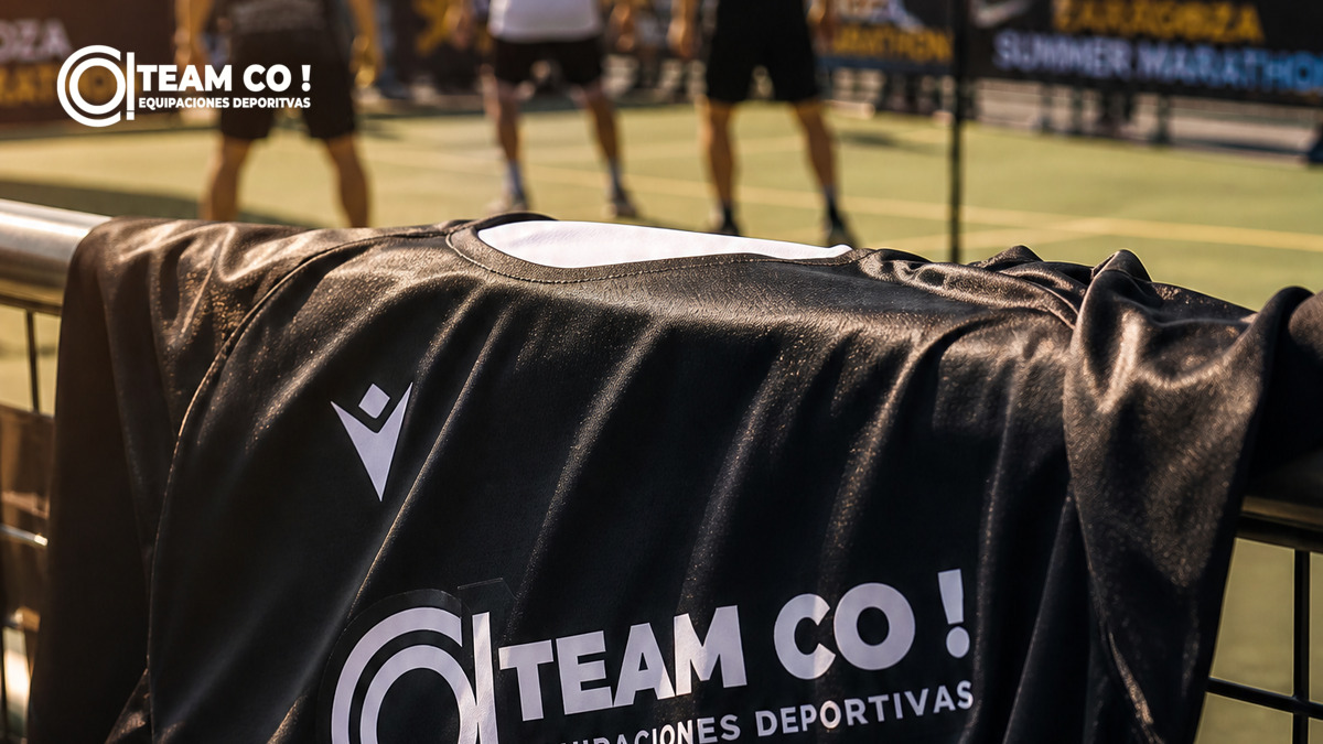 Camiseta deportiva personalizada para un equipo